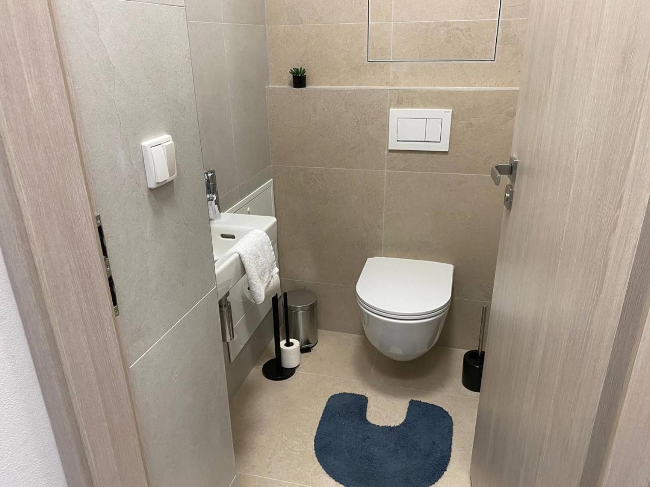 Perla Hradce 103 Apartment Hradec Kralove Bagian luar foto
