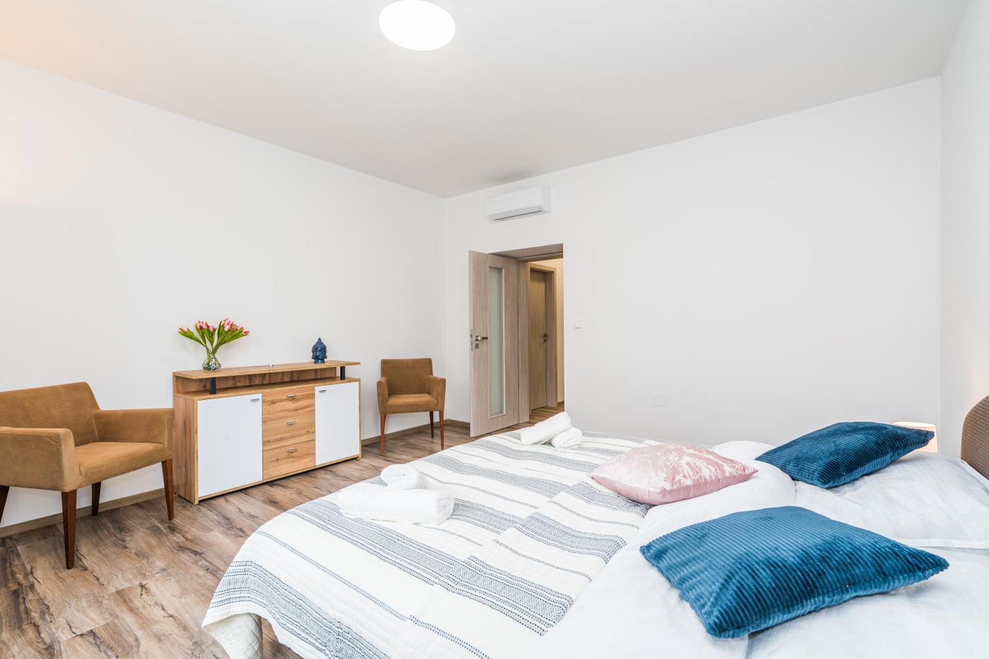 Perla Hradce 103 Apartment Hradec Kralove Bagian luar foto