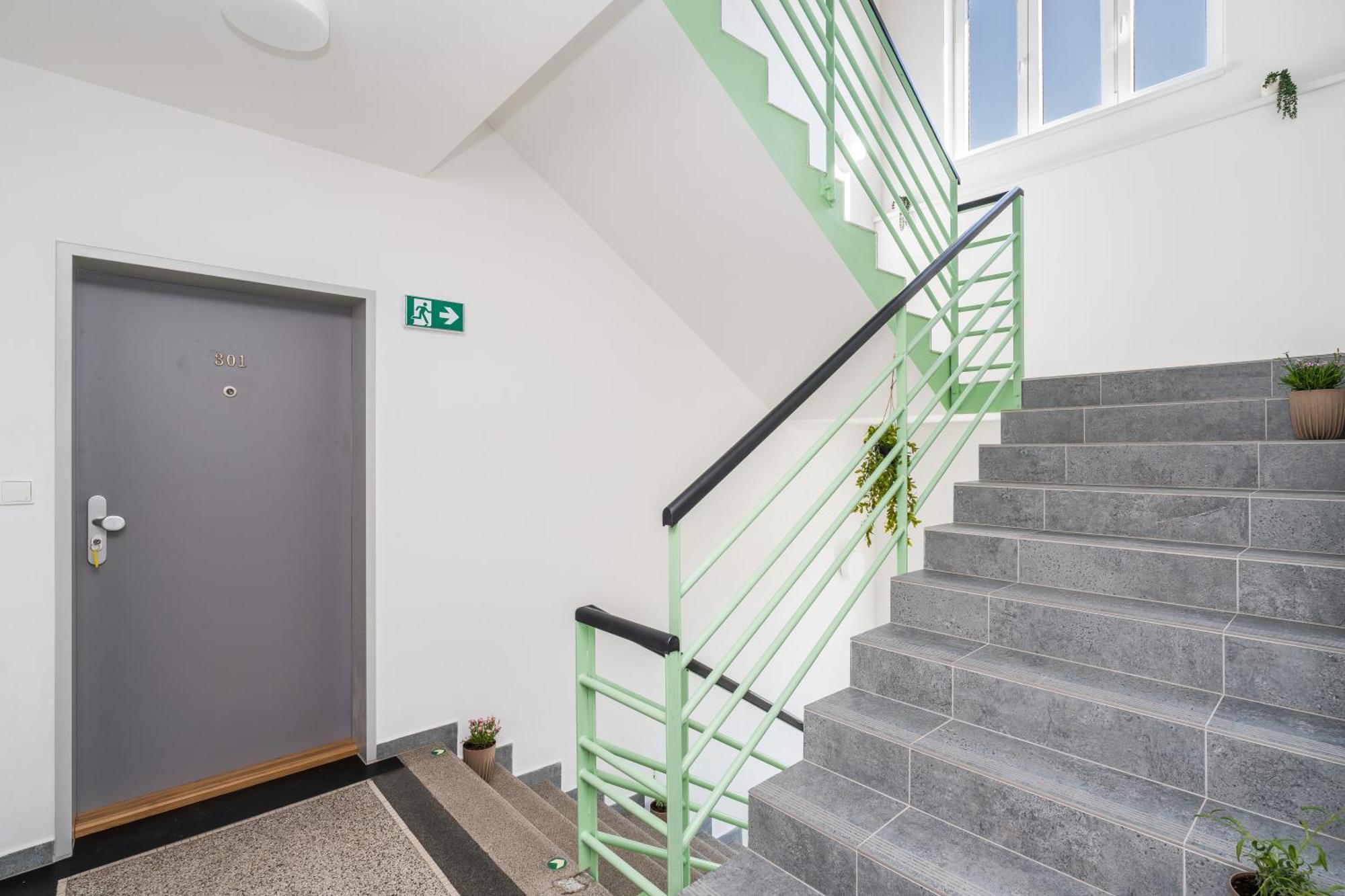Perla Hradce 103 Apartment Hradec Kralove Bagian luar foto