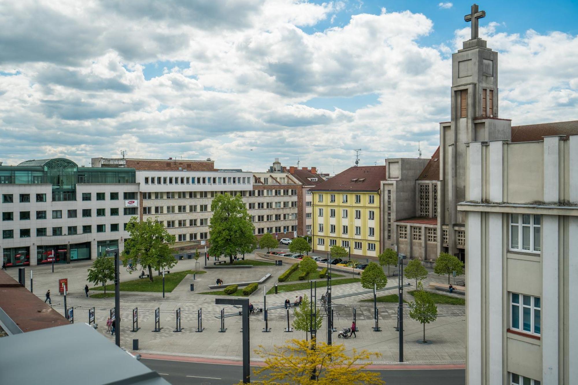 Perla Hradce 103 Apartment Hradec Kralove Bagian luar foto