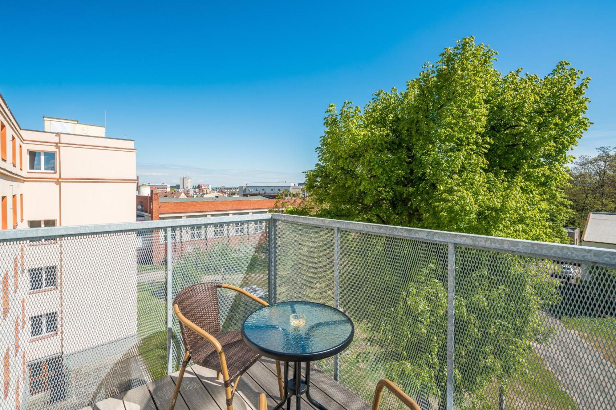 Perla Hradce 103 Apartment Hradec Kralove Bagian luar foto