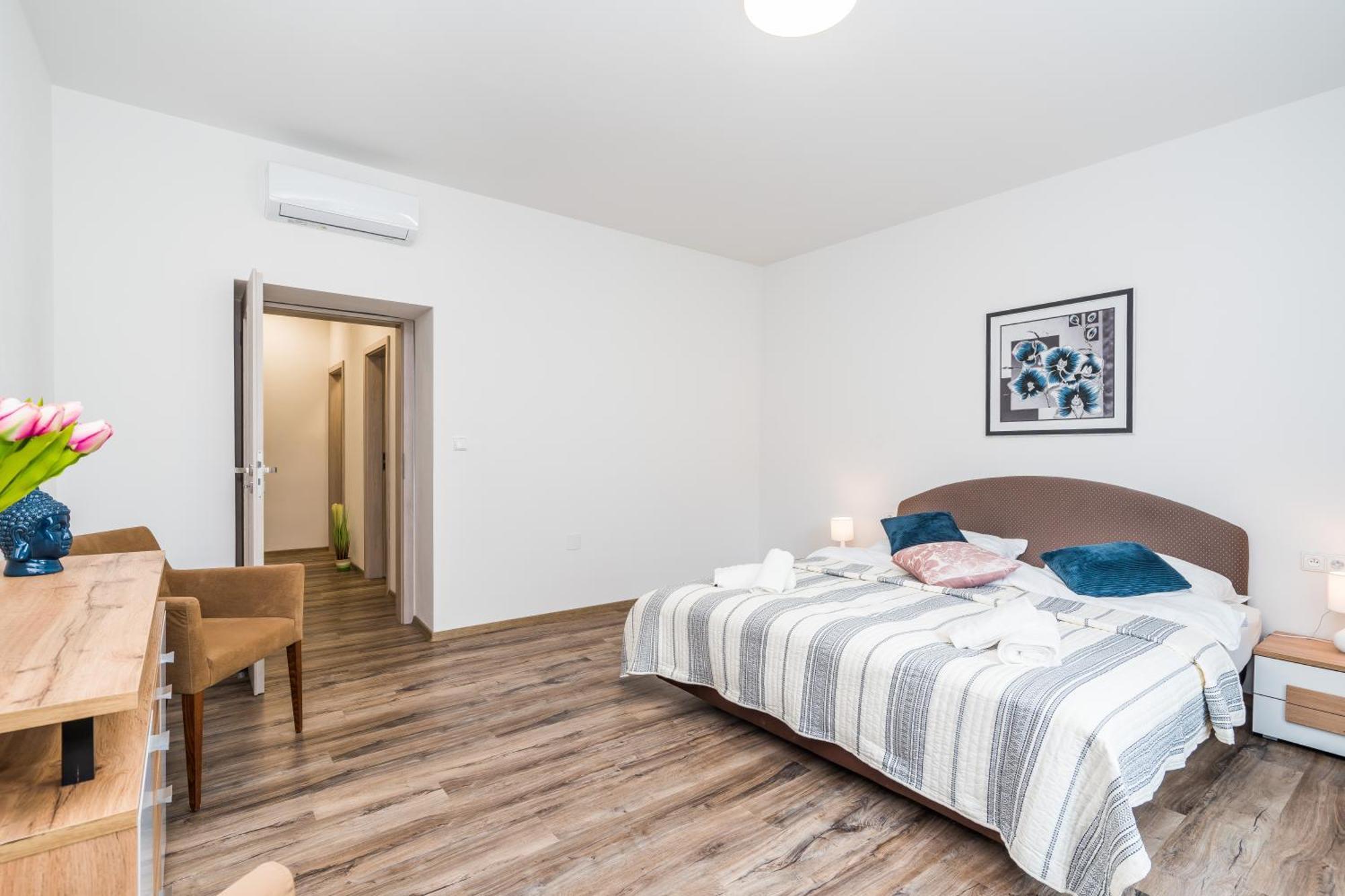 Perla Hradce 103 Apartment Hradec Kralove Bagian luar foto